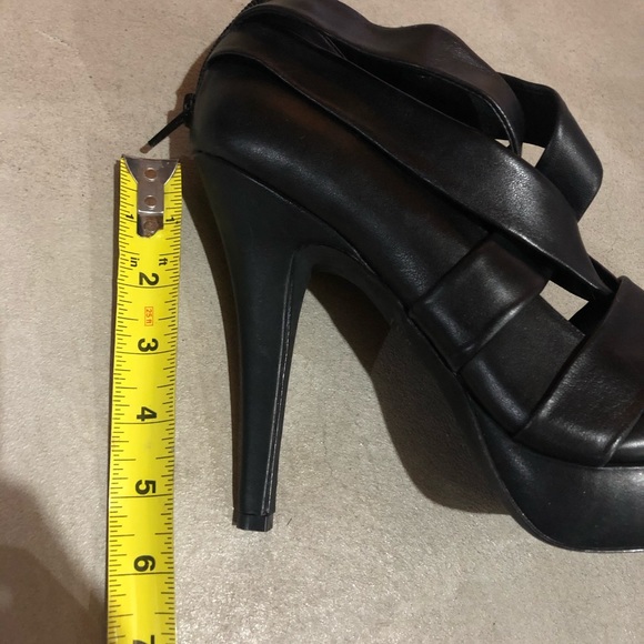 Black INC Heels - Picture 8 of 10